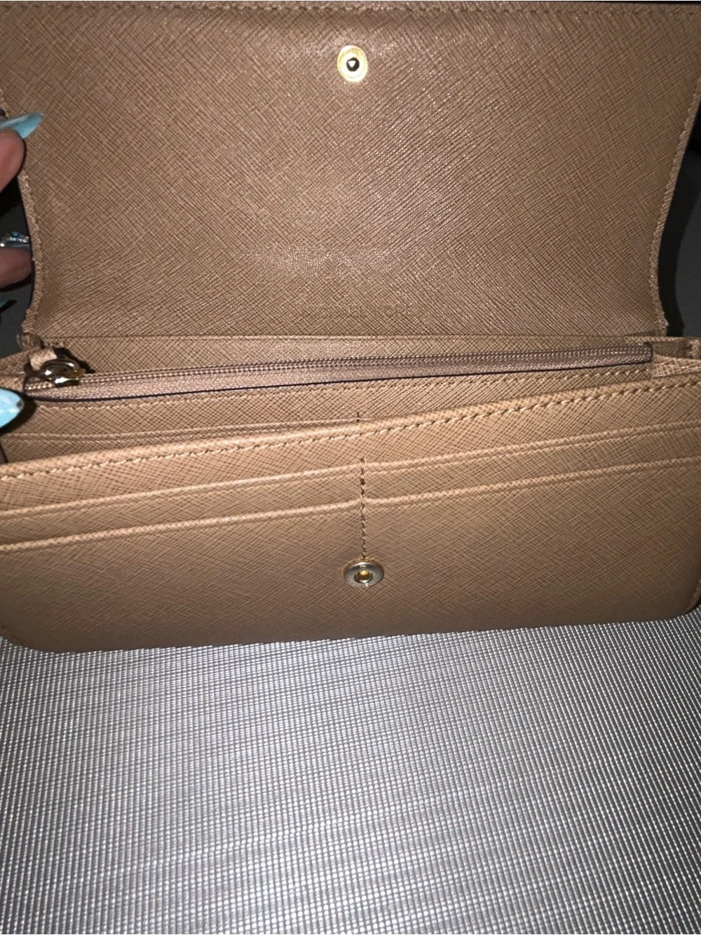 Michael Kors saffiano two tone long wallet - Picture 4 of 6